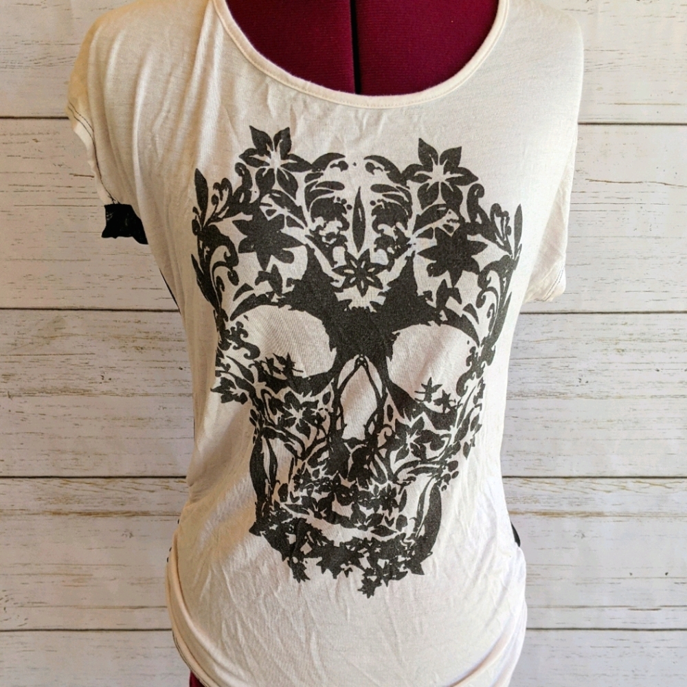 Black & White Skull Top